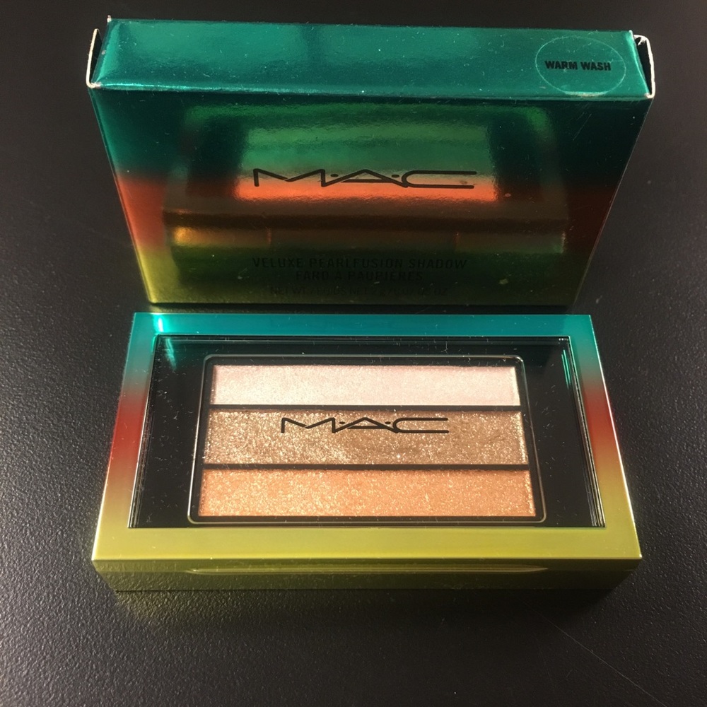 MAC Cosmetics Veluxe Pearlfusion Shadow Warn Wash